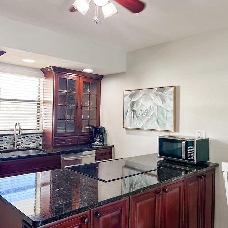 Knot A Care Remodeled Direct Water Access Condo With Ocean And Pool Views Now Sleeps Six Marco Island Bagian luar foto