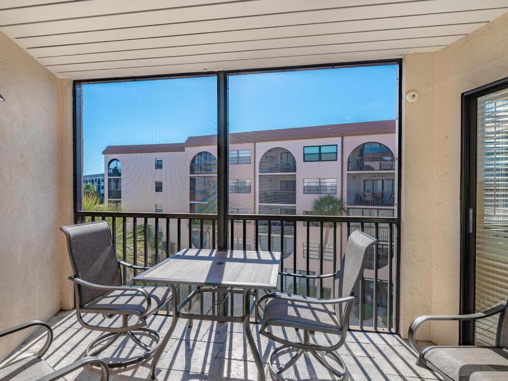 Knot A Care Remodeled Direct Water Access Condo With Ocean And Pool Views Now Sleeps Six Marco Island Bagian luar foto