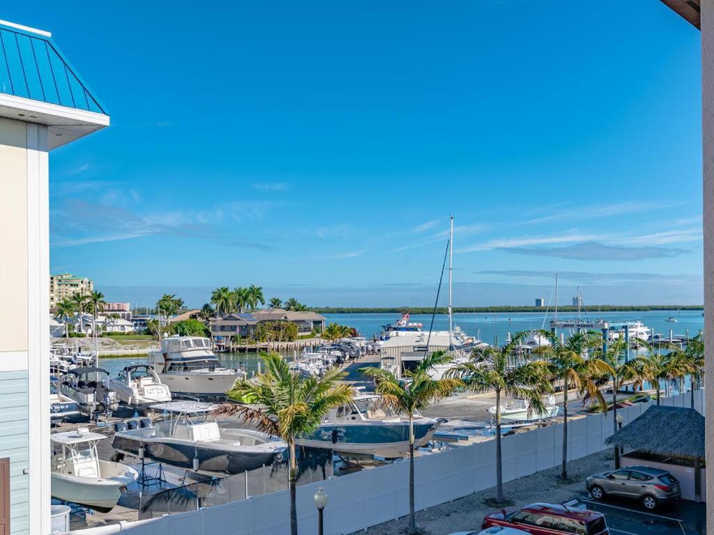 Knot A Care Remodeled Direct Water Access Condo With Ocean And Pool Views Now Sleeps Six Marco Island Bagian luar foto